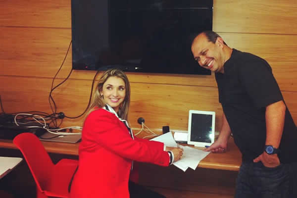 Soraya Moraes e Mauricio Soares na sede da Sony Music (Foto: Instagram/Soraya)