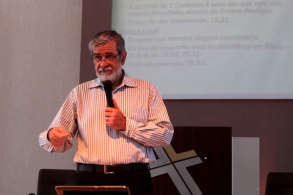 Reverendo comenta sobre crist�os que postam palavr�es nas redes sociais
